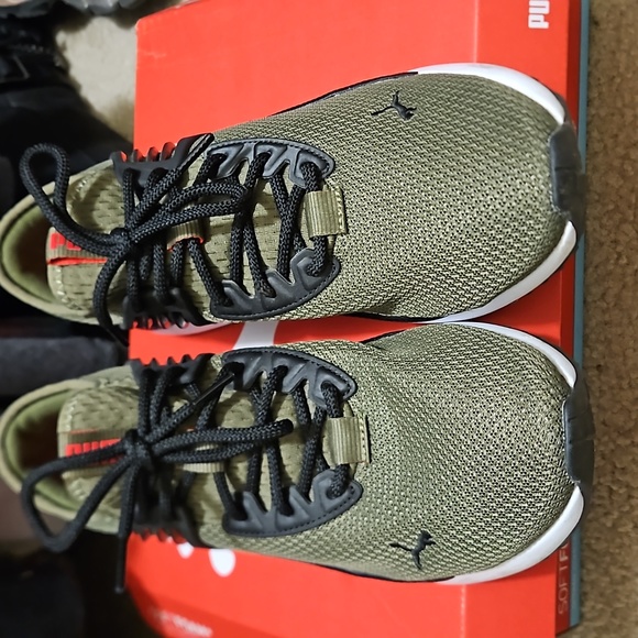 Puma - Picture 3 of 3